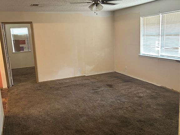 2nd image of 1608 W Kaufman St