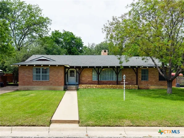 1409 W North Ave, Lampasas, TX 76550