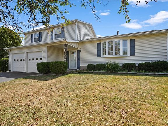 5th image of 6870 Crystalwood Dr