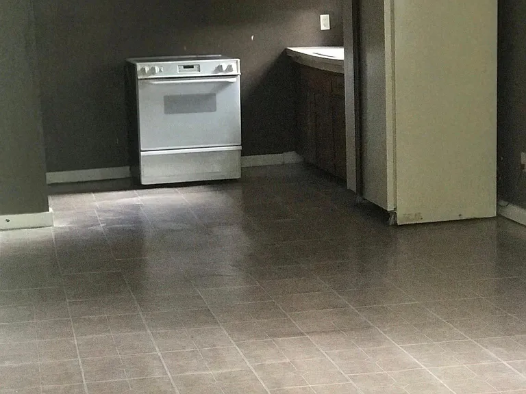 838 Floral St — Photo 3