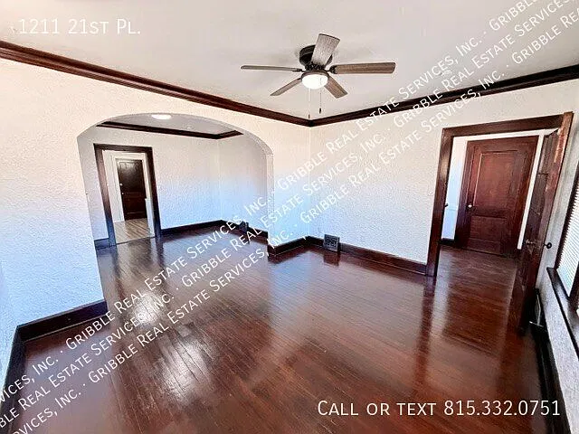 2 bedroom upper level apartment w/laundry hook-ups in basement — Photo 4
