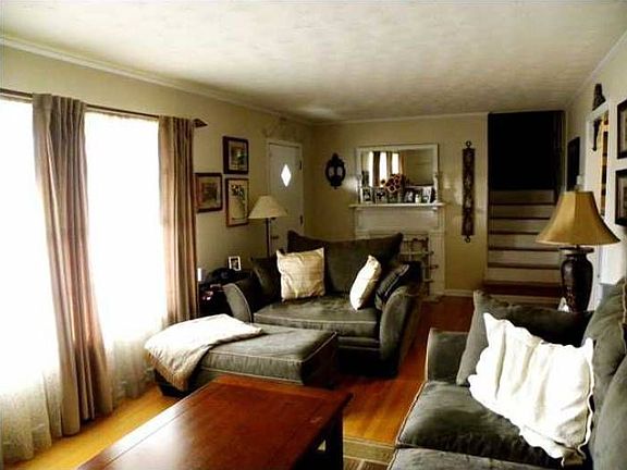 3rd image of 2820 Orchid Dr NW