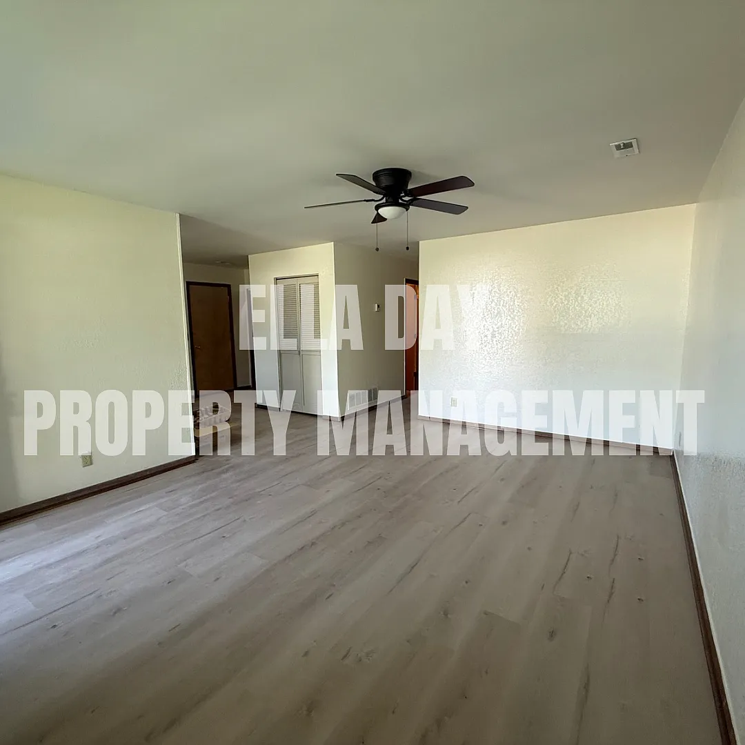 3120 N Applewood Dr — Photo 3