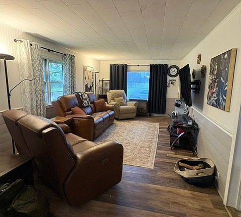 3rd image of 302 Meyers St