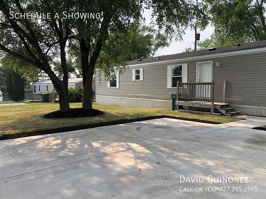 1st image of 216 Manderia Dr