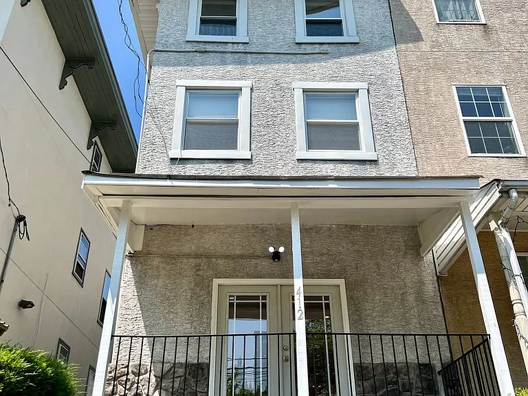 412 N 32nd St — Photo 1