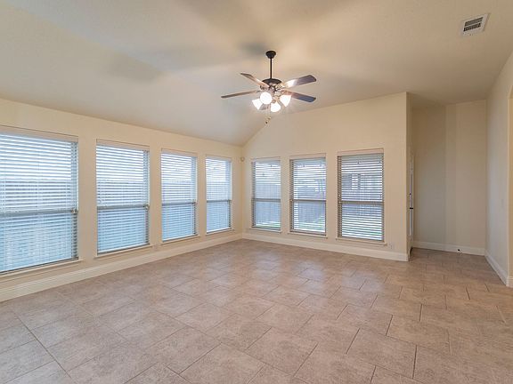 2nd image of 463 Sagebrush Dr