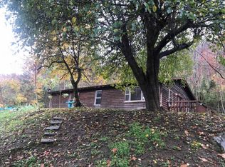 43 Boone Ledge Dr, Hazard, KY 41701