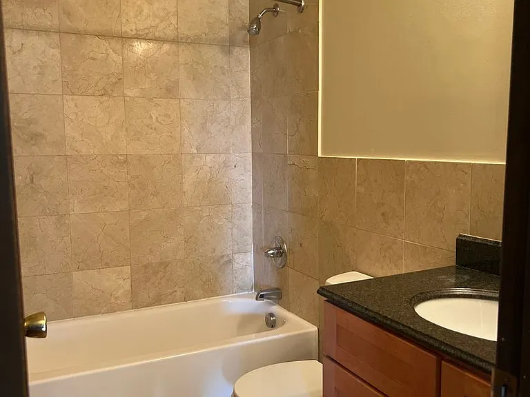 Embassy Square Apartments — Photo 31