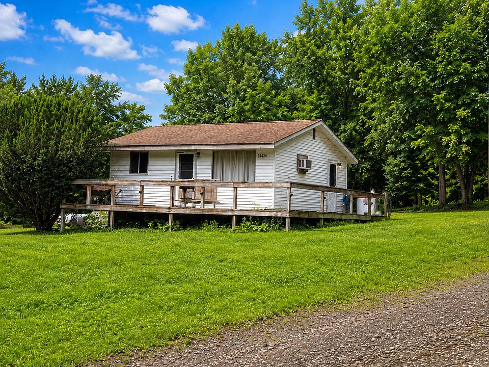 1st image of 36024 Maple Dr