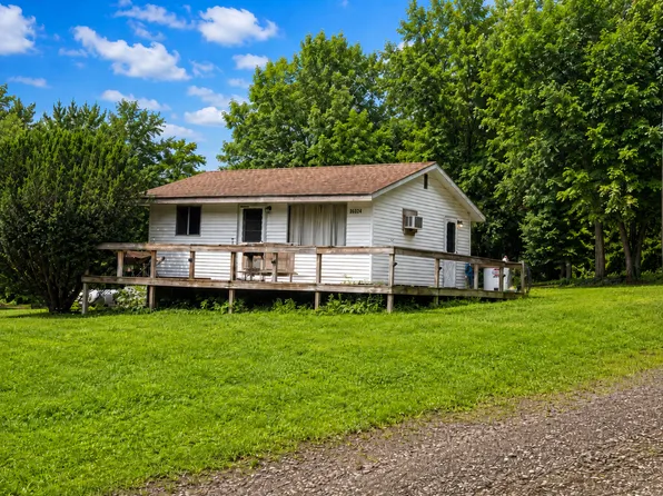 36024 Maple Dr, Union City, PA 16438