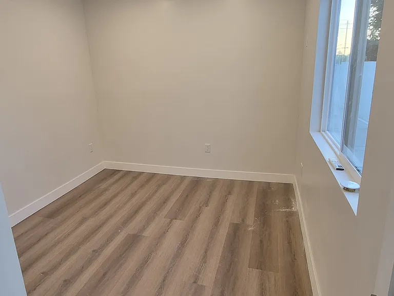 10832 1/2 Odell Ave — Photo 5