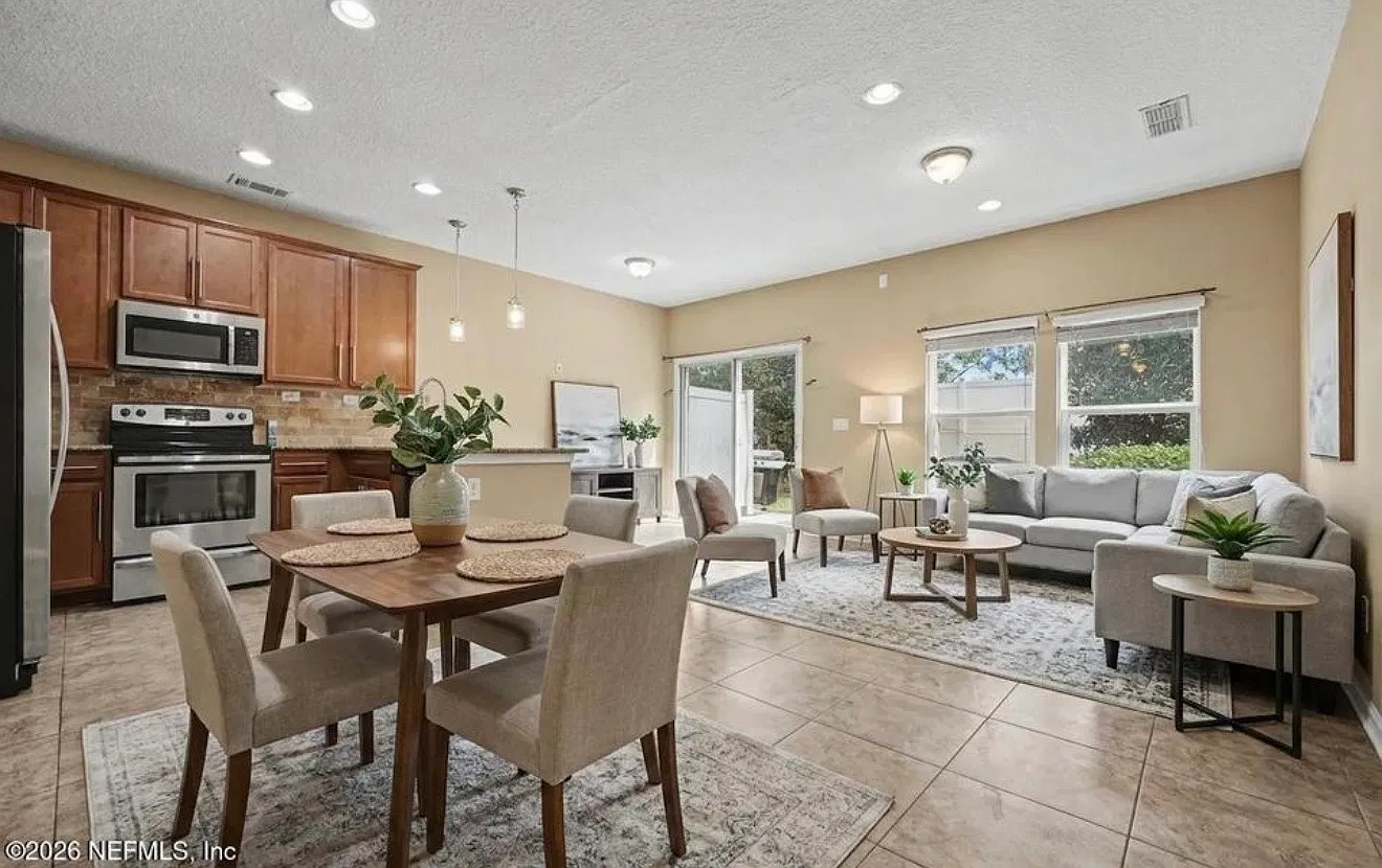 3 bed, 1468 sqft, $1,860 — Photo 1