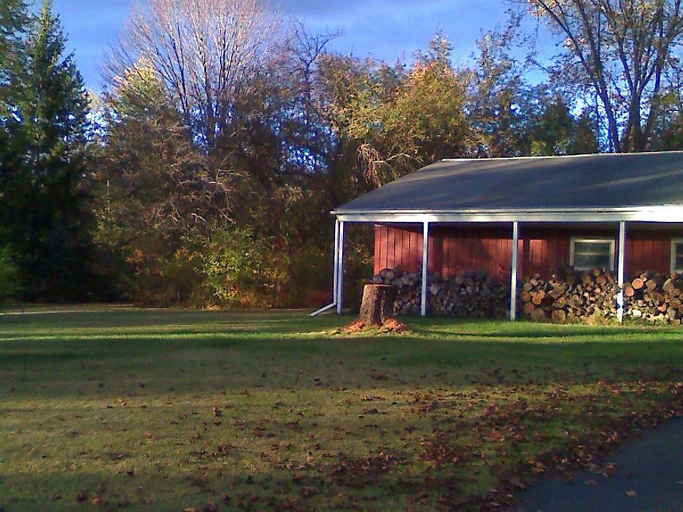 2nd image of 709 Hidden Valley Rd