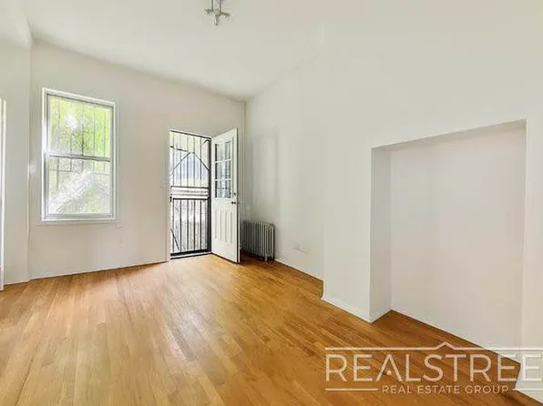 14 Harrison Place image 2 of 7