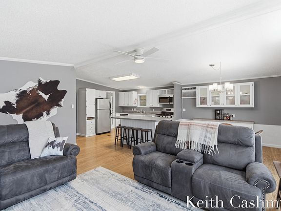 3rd image of 1274 Oaklea Ave