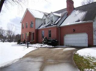 600 E Ravine Dr, Erie, PA 16505