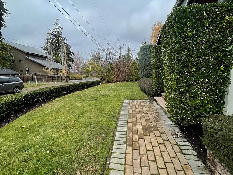 2428 62nd Ave SE — Photo 3