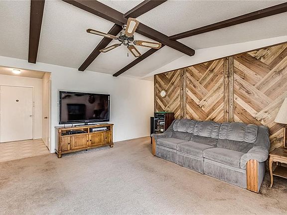 5th image of 1602 Palisades Dr