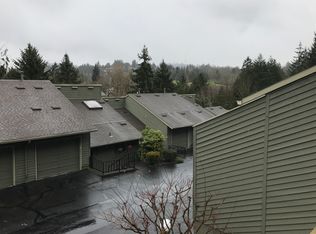 4704 SW Caldew St APT B, Portland, OR 97219