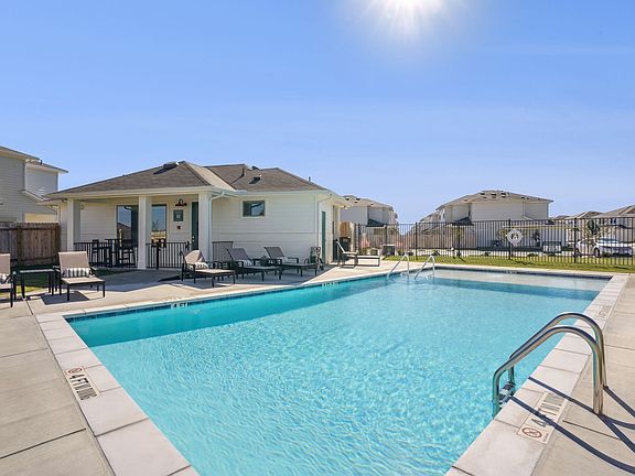 3rd image of 1712 W San Antonio St #207