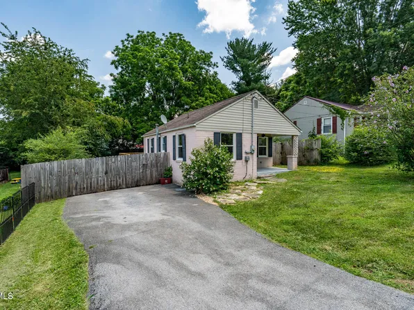 2904 Dorothy St, Johnson City, TN 37604