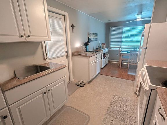 4th image of 2505 E Bay Dr #49