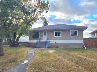 6428 98a St NW #1A, Edmonton, AB T6E3M9