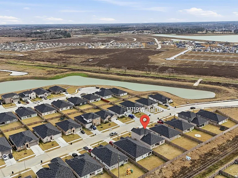 17719 Winfall Dr — Photo 43