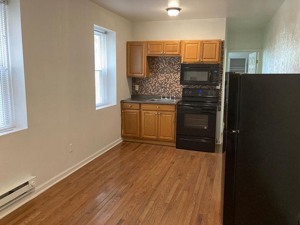 1st image of 3840 Haverford Ave APT 2