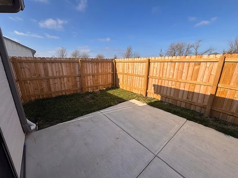 2608 Paige Ln — Photo 17