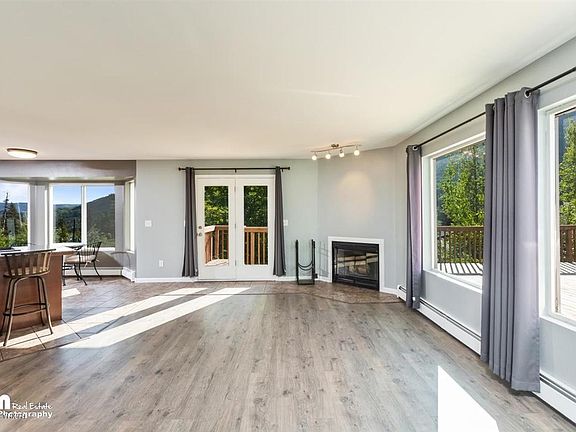 5th image of 4432 Birdsong Dr