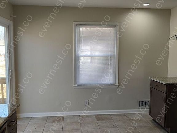 3rd image of 13608 Cambridge Ave