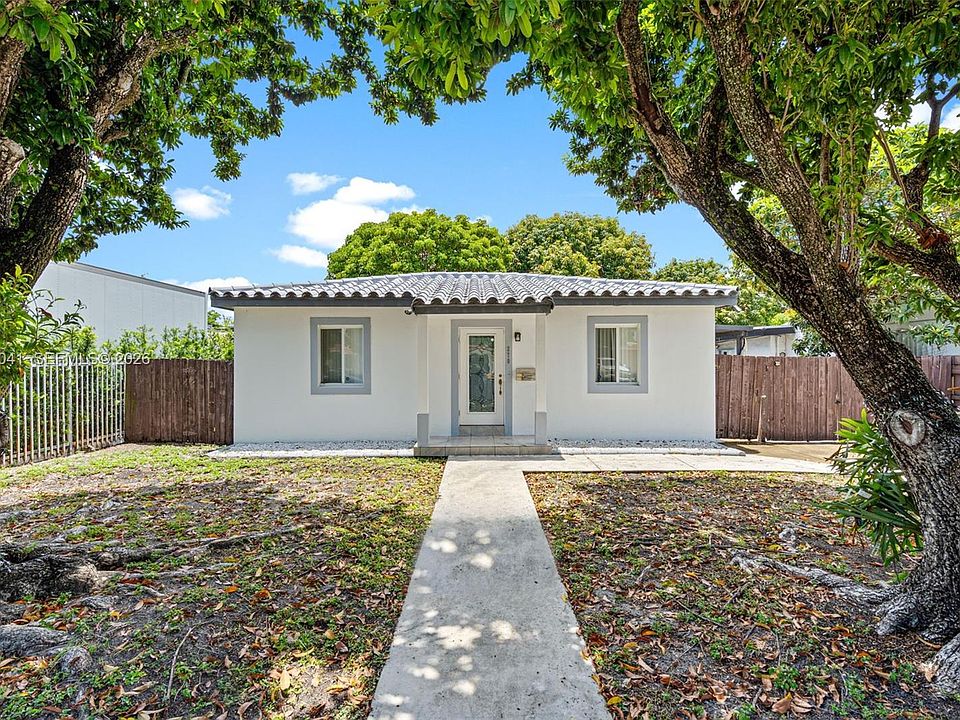 1st image of 270 NW 51st Ave