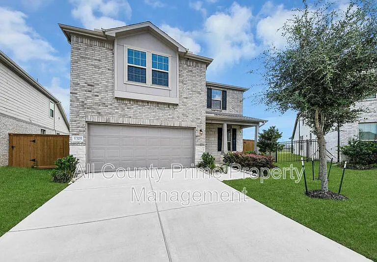 1325 Grass Bend Dr — Photo 2