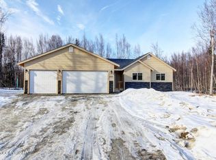 8963 E Honey Bear Cir, Palmer, AK 99645