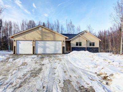 8963 E Honey Bear Cir, Palmer, AK, 99645