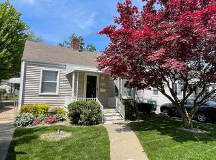 28638 Barton St, Garden City, MI 48135