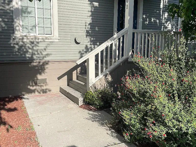 5601 Genoa St — Photo 1