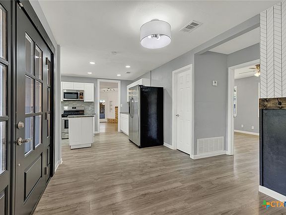 5th image of 1006 Pecan St