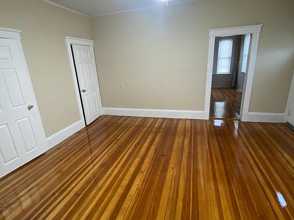 4th image of 69 Nightingale Ave