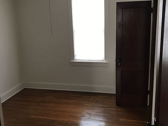 4th image of 27 Tremont Ave #3