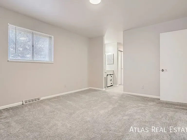 3296 S Geneva St — Photo 15