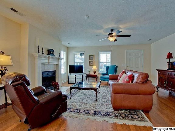 4th image of 5005 Frankford Dr SE