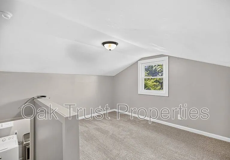 220 Cornell Dr — Photo 23