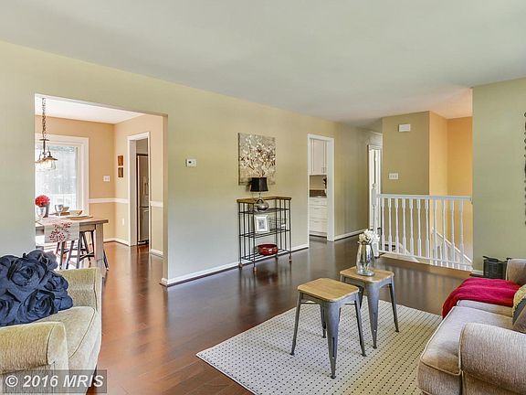 2nd image of 1403 Oakbrooke Ave