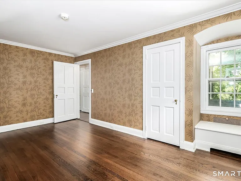 611 Westover Rd — Photo 20