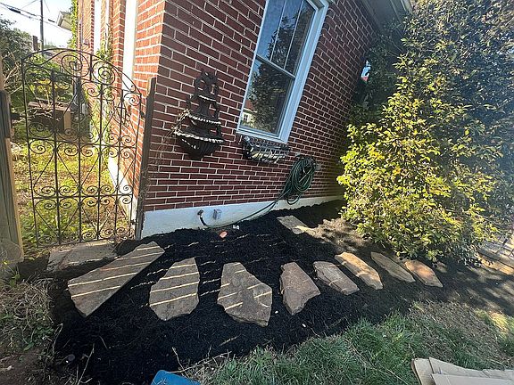 4th image of 1706 Maiden Ln SW