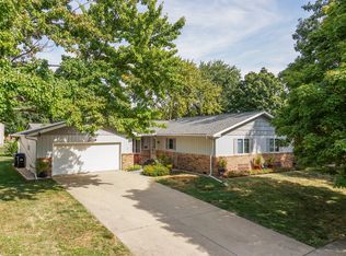 36 Chatsford Ct, Bloomington, IL