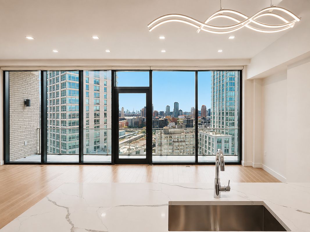 45-30 Pearson Street #PH4A